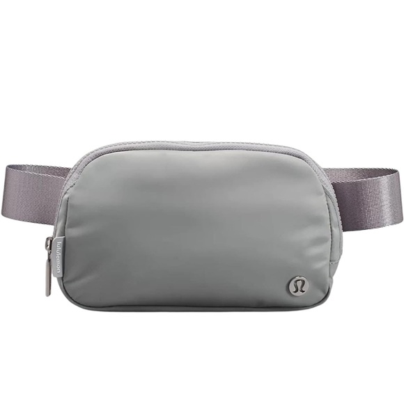 Lululemon Silver Drop Everywhere belt bag NWT - Picture 2 of 6